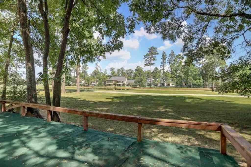 Timber Golf Course View Ferienhaus *
